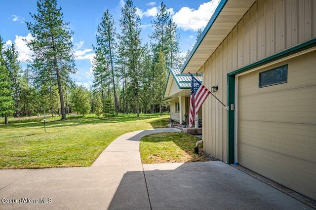 5525 W Coeur Dalene DR, Spirit Lake, ID 83869