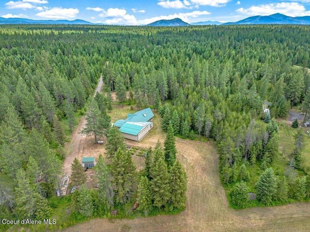 5525 W Coeur Dalene DR, Spirit Lake, ID 83869