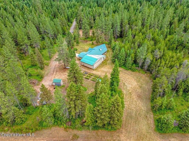 5525 W Coeur Dalene DR, Spirit Lake, ID 83869