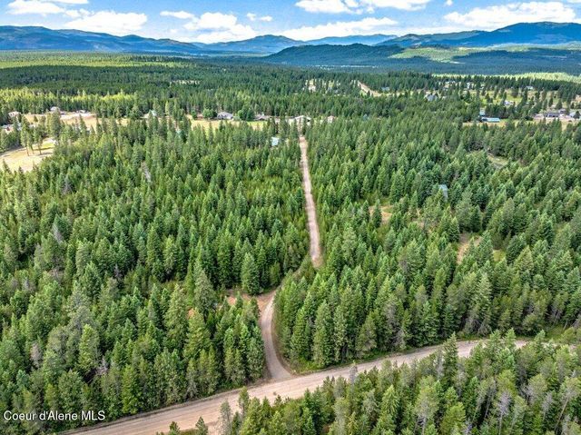 5525 W Coeur Dalene DR, Spirit Lake, ID 83869
