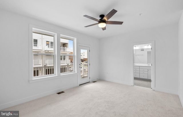 19864 YELLOW DAISY TER, Ashburn, VA 20147