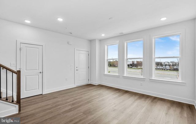 19864 YELLOW DAISY TER, Ashburn, VA 20147