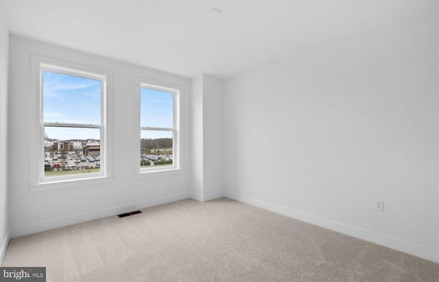 19864 YELLOW DAISY TER, Ashburn, VA 20147