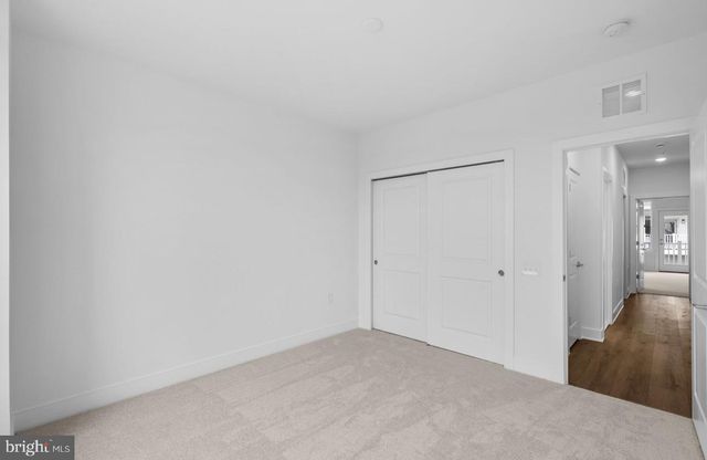 19864 YELLOW DAISY TER, Ashburn, VA 20147