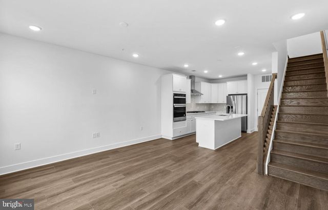 19864 YELLOW DAISY TER, Ashburn, VA 20147