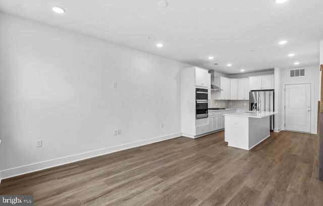 19864 YELLOW DAISY TER, Ashburn, VA 20147