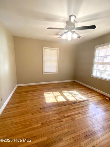 240 Drummer Kellum Road, Jacksonville, NC 28546