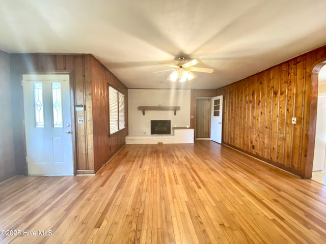 240 Drummer Kellum Road, Jacksonville, NC 28546