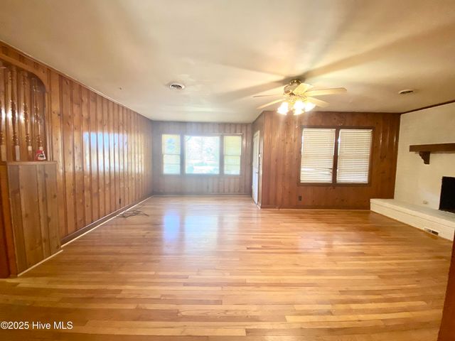 240 Drummer Kellum Road, Jacksonville, NC 28546