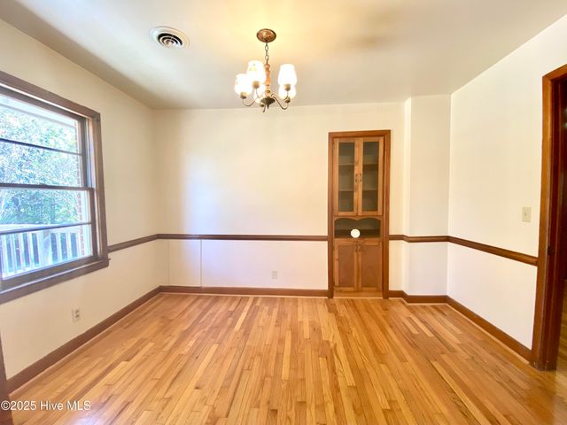 240 Drummer Kellum Road, Jacksonville, NC 28546