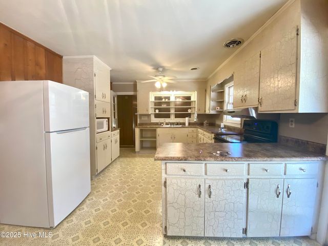 240 Drummer Kellum Road, Jacksonville, NC 28546