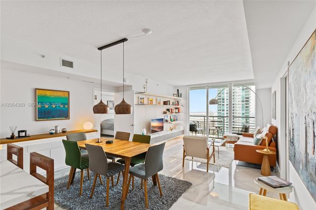 325 S Biscayne Boulevard 3421, Miami, FL 33131