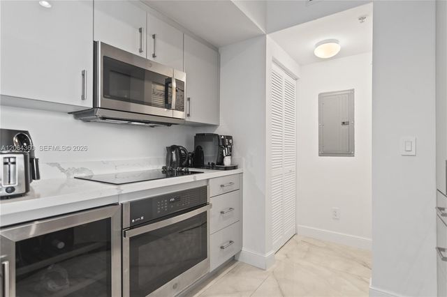 325 S Biscayne Boulevard 3421, Miami, FL 33131