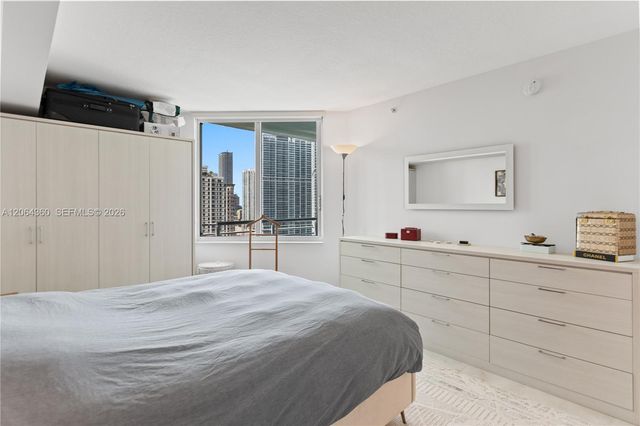 325 S Biscayne Boulevard 3421, Miami, FL 33131