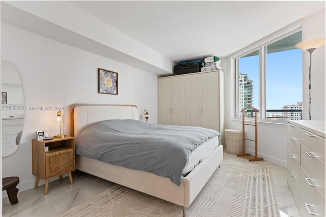 325 S Biscayne Boulevard 3421, Miami, FL 33131