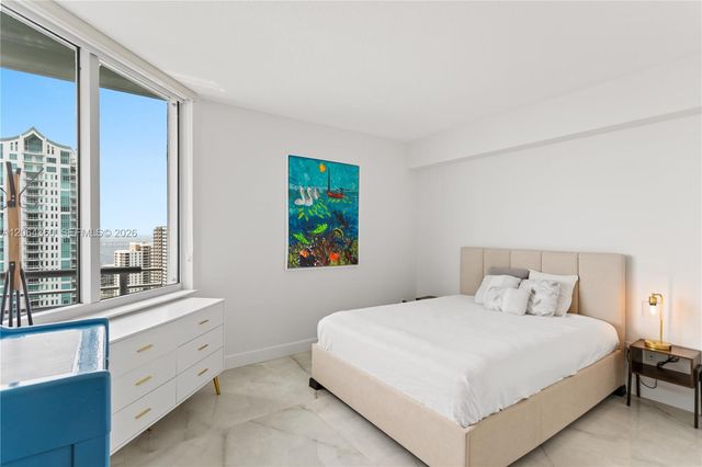 325 S Biscayne Boulevard 3421, Miami, FL 33131