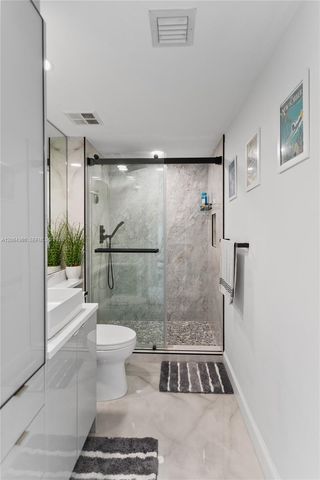 325 S Biscayne Boulevard 3421, Miami, FL 33131