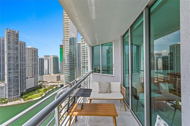325 S Biscayne Boulevard 3421, Miami, FL 33131