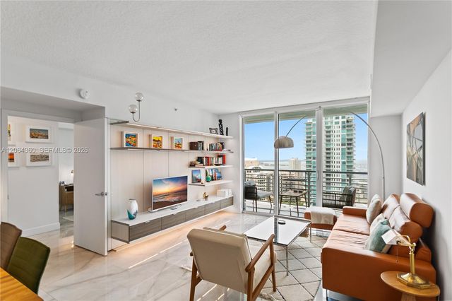 325 S Biscayne Boulevard 3421, Miami, FL 33131