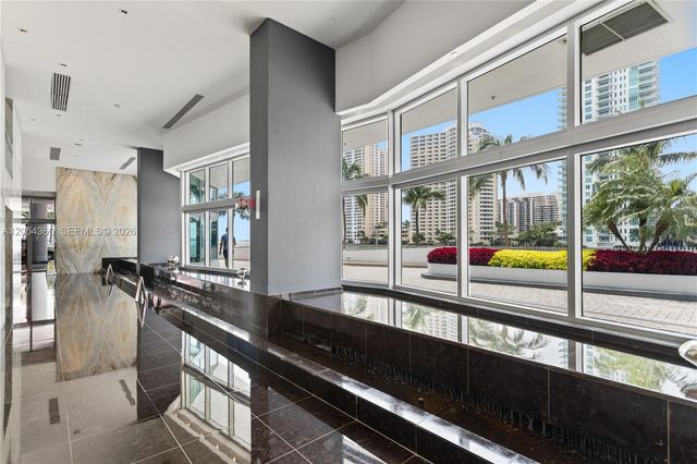 325 S Biscayne Boulevard 3421, Miami, FL 33131