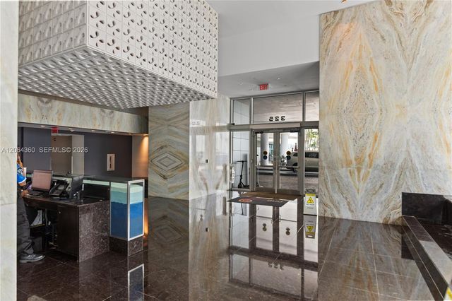 325 S Biscayne Boulevard 3421, Miami, FL 33131