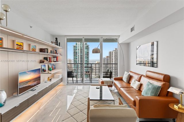 325 S Biscayne Boulevard 3421, Miami, FL 33131