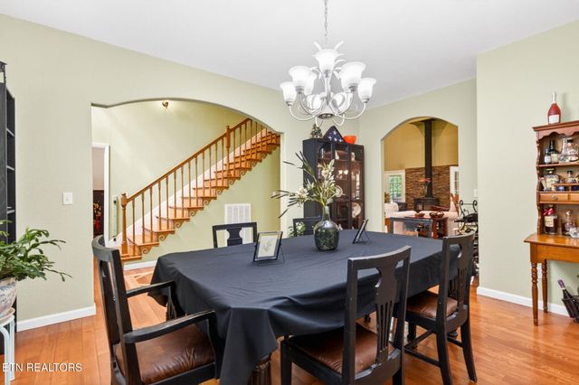 500 Cliff Park Rd, Monterey, TN 38574