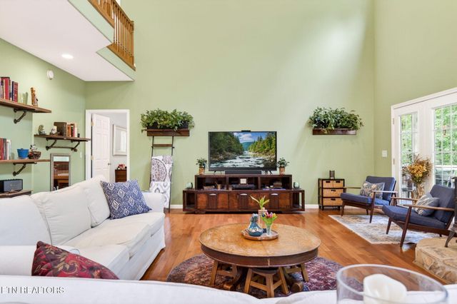 500 Cliff Park Rd, Monterey, TN 38574