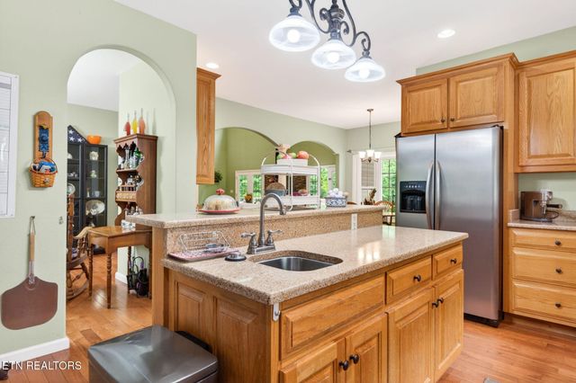 500 Cliff Park Rd, Monterey, TN 38574