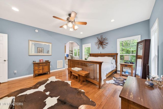 500 Cliff Park Rd, Monterey, TN 38574