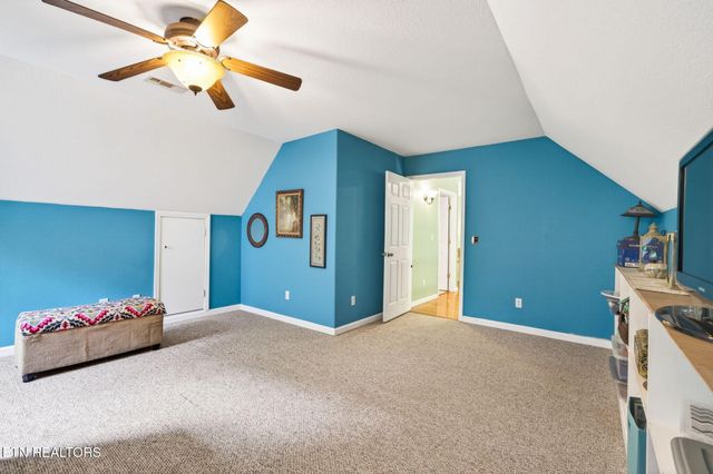 500 Cliff Park Rd, Monterey, TN 38574