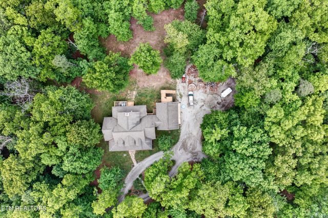 500 Cliff Park Rd, Monterey, TN 38574