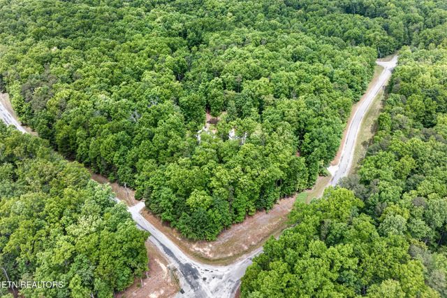 500 Cliff Park Rd, Monterey, TN 38574