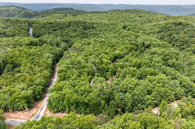 500 Cliff Park Rd, Monterey, TN 38574