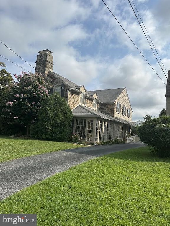 319 WAYNE AVE, LANSDOWNE, PA 19050 — photo 2