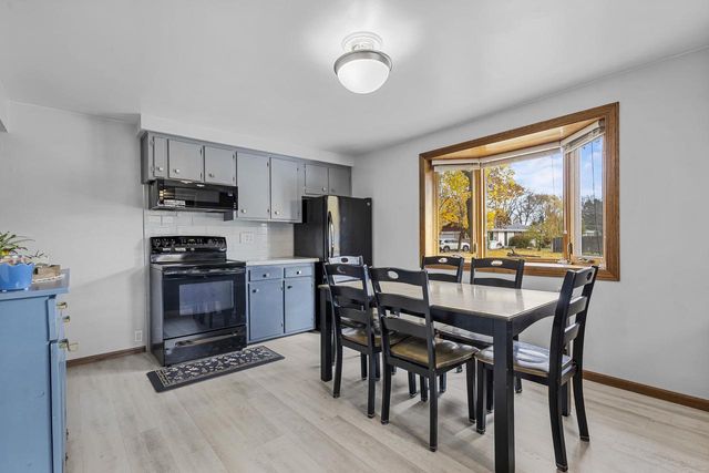 906 SILVER STREET, De Pere, WI 54115