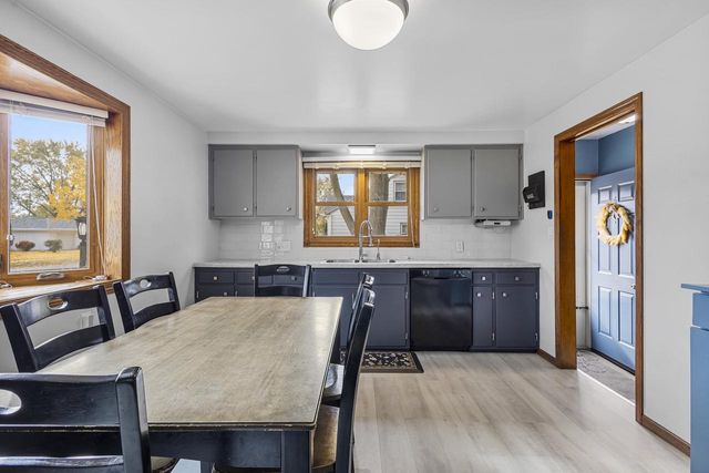 906 SILVER STREET, De Pere, WI 54115