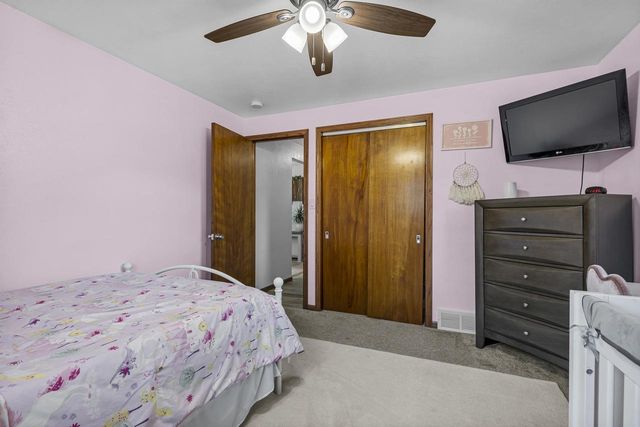 906 SILVER STREET, De Pere, WI 54115