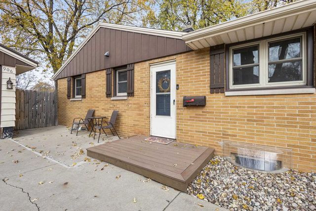 906 SILVER STREET, De Pere, WI 54115