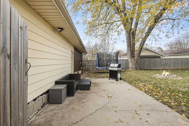 906 SILVER STREET, De Pere, WI 54115