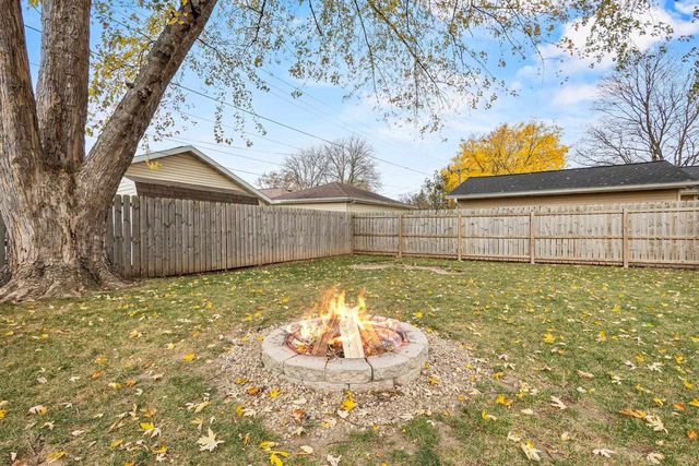 906 SILVER STREET, De Pere, WI 54115