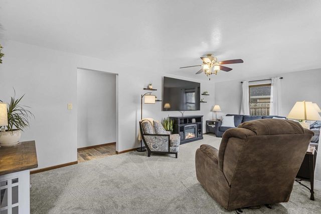 906 SILVER STREET, De Pere, WI 54115