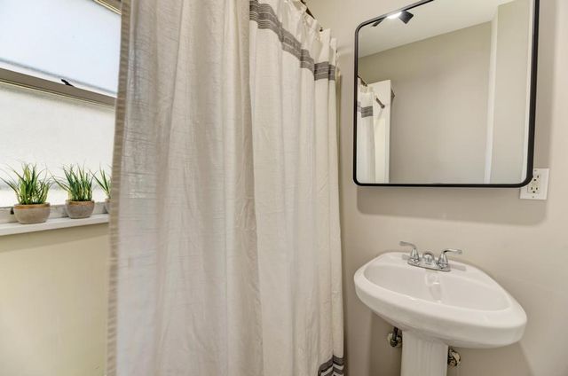 904 Caton Avenue, Joliet, IL 60435