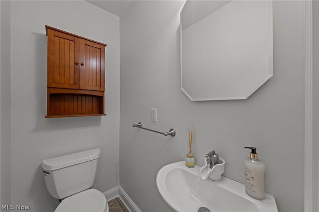 225 Melbourne Avenue, Akron, OH 44313