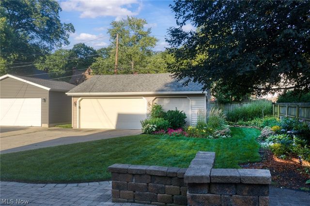 225 Melbourne Avenue, Akron, OH 44313