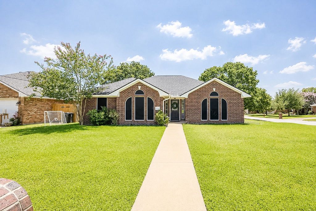 6200 Trellick Court, Bryan, TX 77802 — exterior