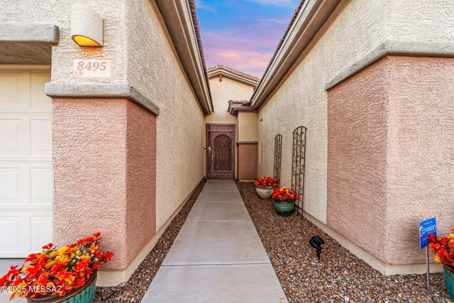 8495 N Shadow Wash Way, Tucson, AZ 85743