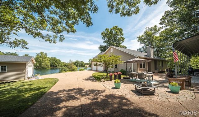 21212 Oak Trail, Warrenton, MO 63383