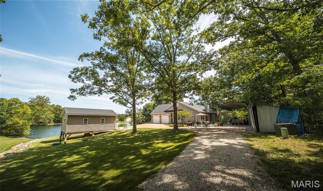 21212 Oak Trail, Warrenton, MO 63383