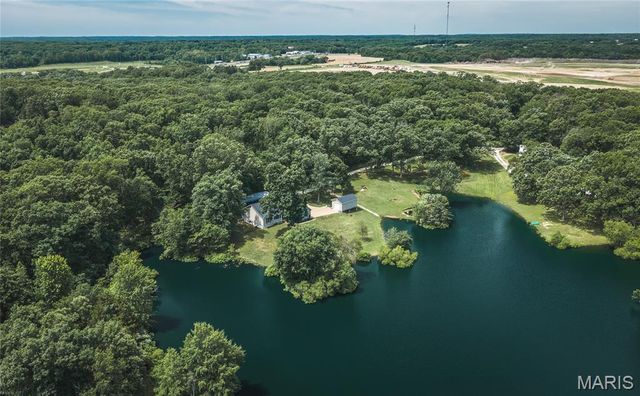 21212 Oak Trail, Warrenton, MO 63383